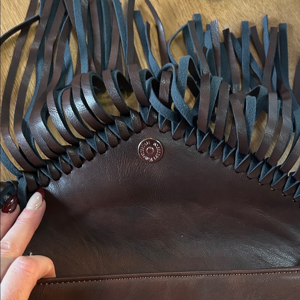 Fringed brown Crossbody Bag - Classic Boho Style - Picture 4 of 8